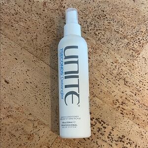 7SECONDS Detangler Leave-In Conditioner - White